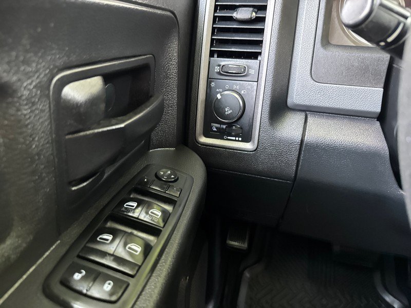 Used 2014 RAM 1500 Express AWD/4WD image 11