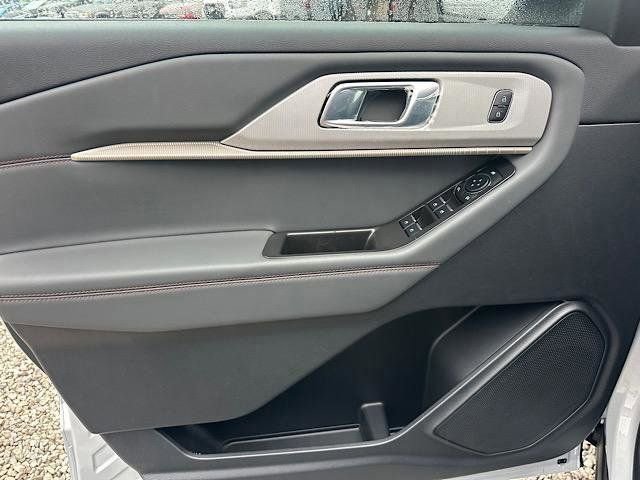 New 2026 Ford Explorer Active w/ Active Comfort Package image 11