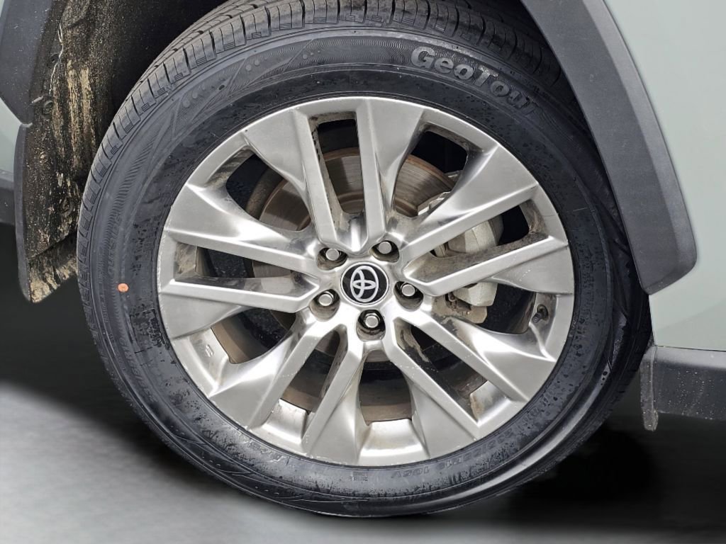 Used 2023 Toyota RAV4 XLE Premium image 18