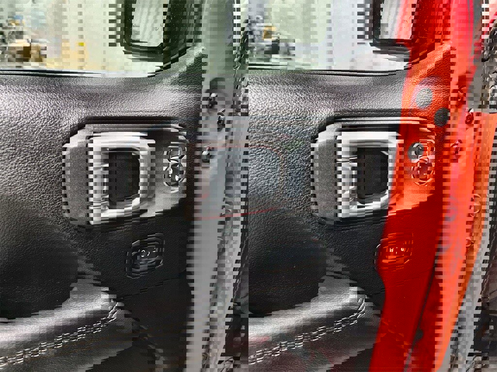 Used 2020 Jeep Wrangler Unlimited Sahara image 16