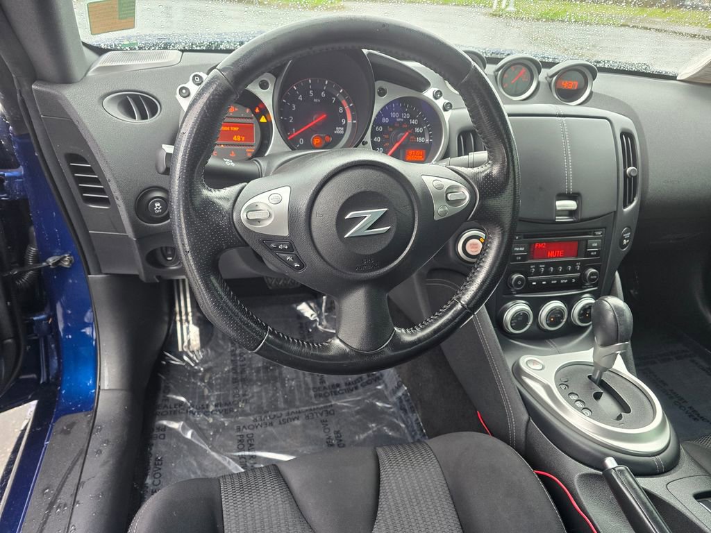 Used 2019 Nissan 370Z Coupe RWD image 10