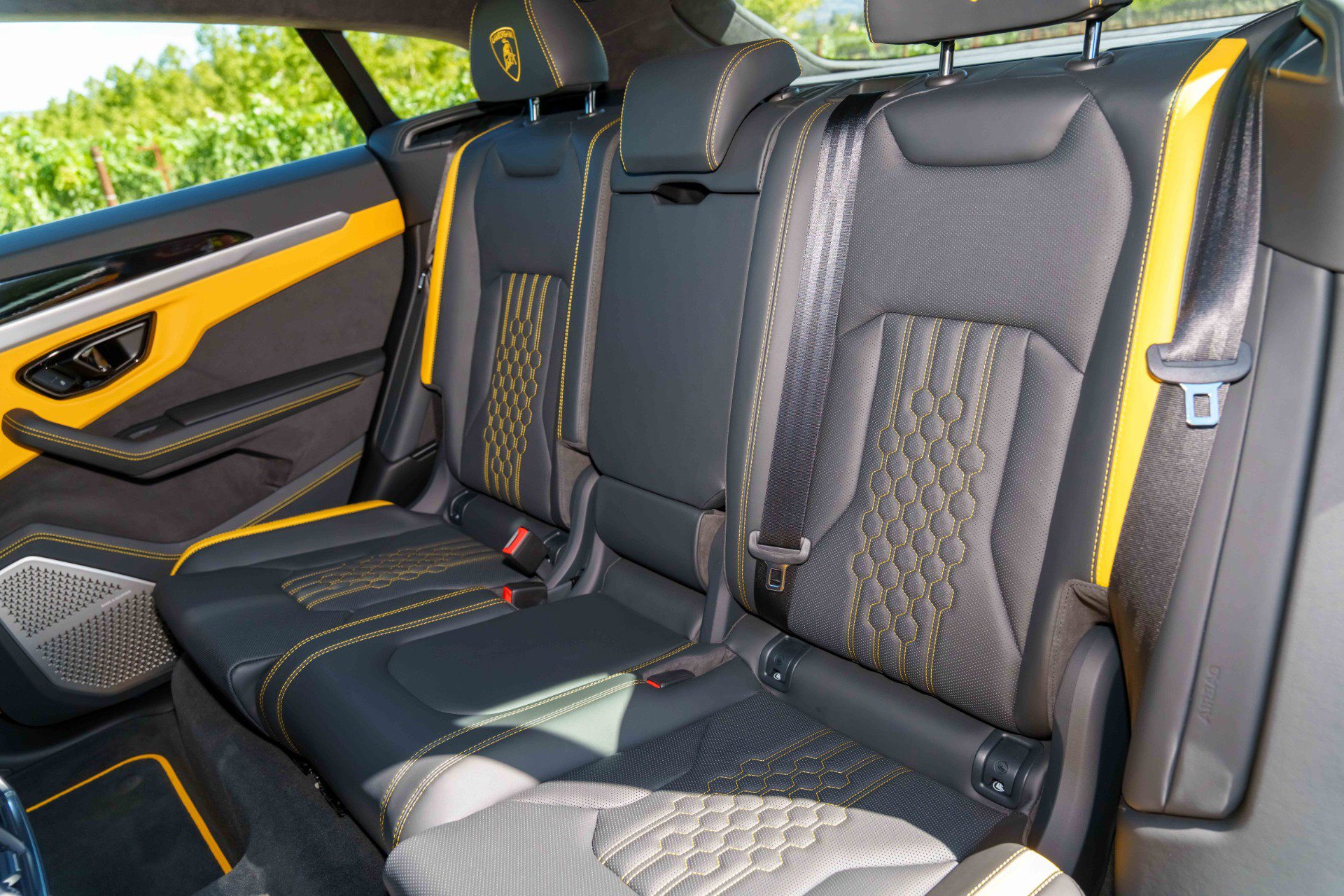 Used 2025 Lamborghini Urus SE image 46