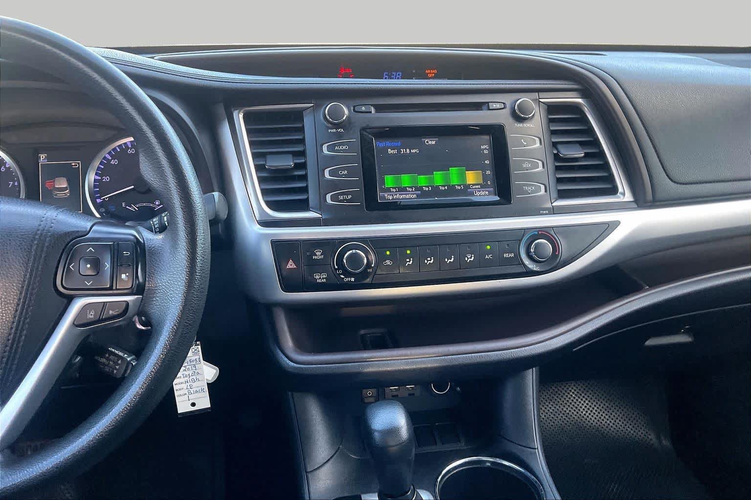Used 2019 Toyota Highlander LE FWD image 7