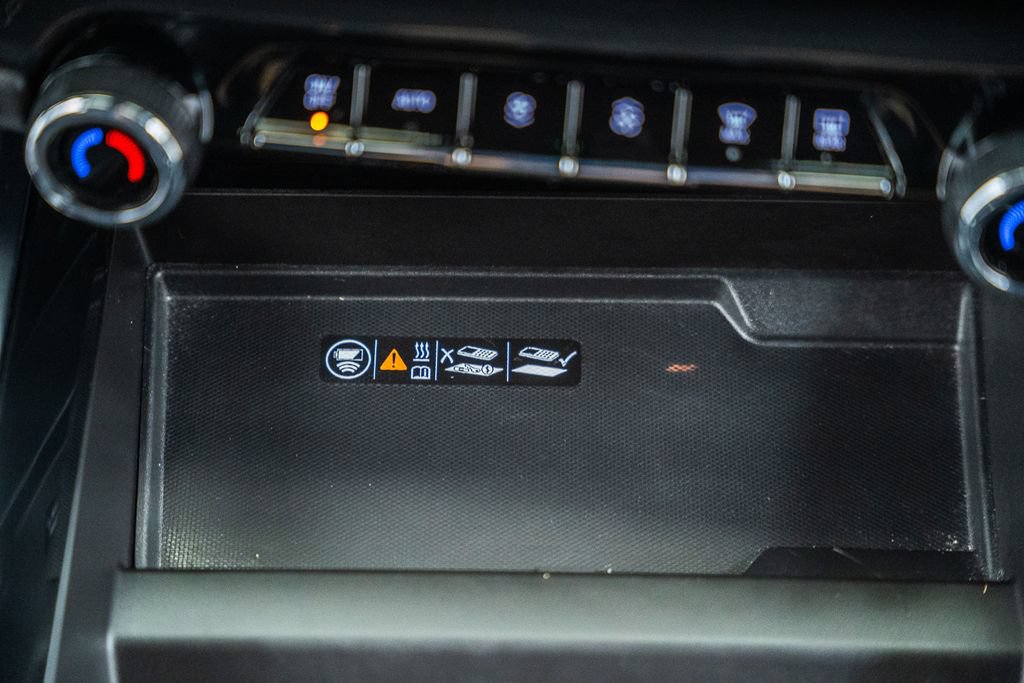 Used 2025 Chevrolet Suburban Z71 AWD/4WD image 26