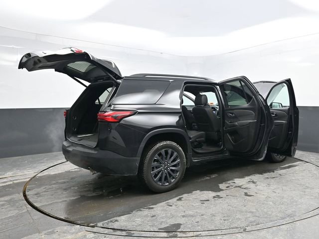 Used 2023 Chevrolet Traverse RS image 49