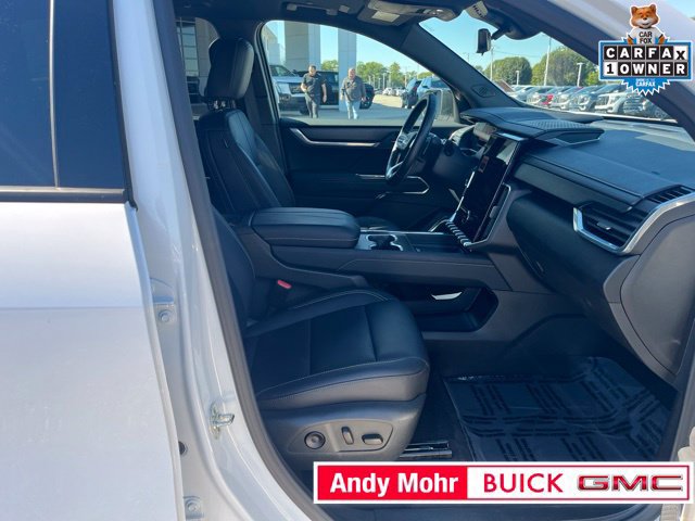 Used 2026 GMC Acadia Elevation w/ Elevation Premium Package FWD image 46
