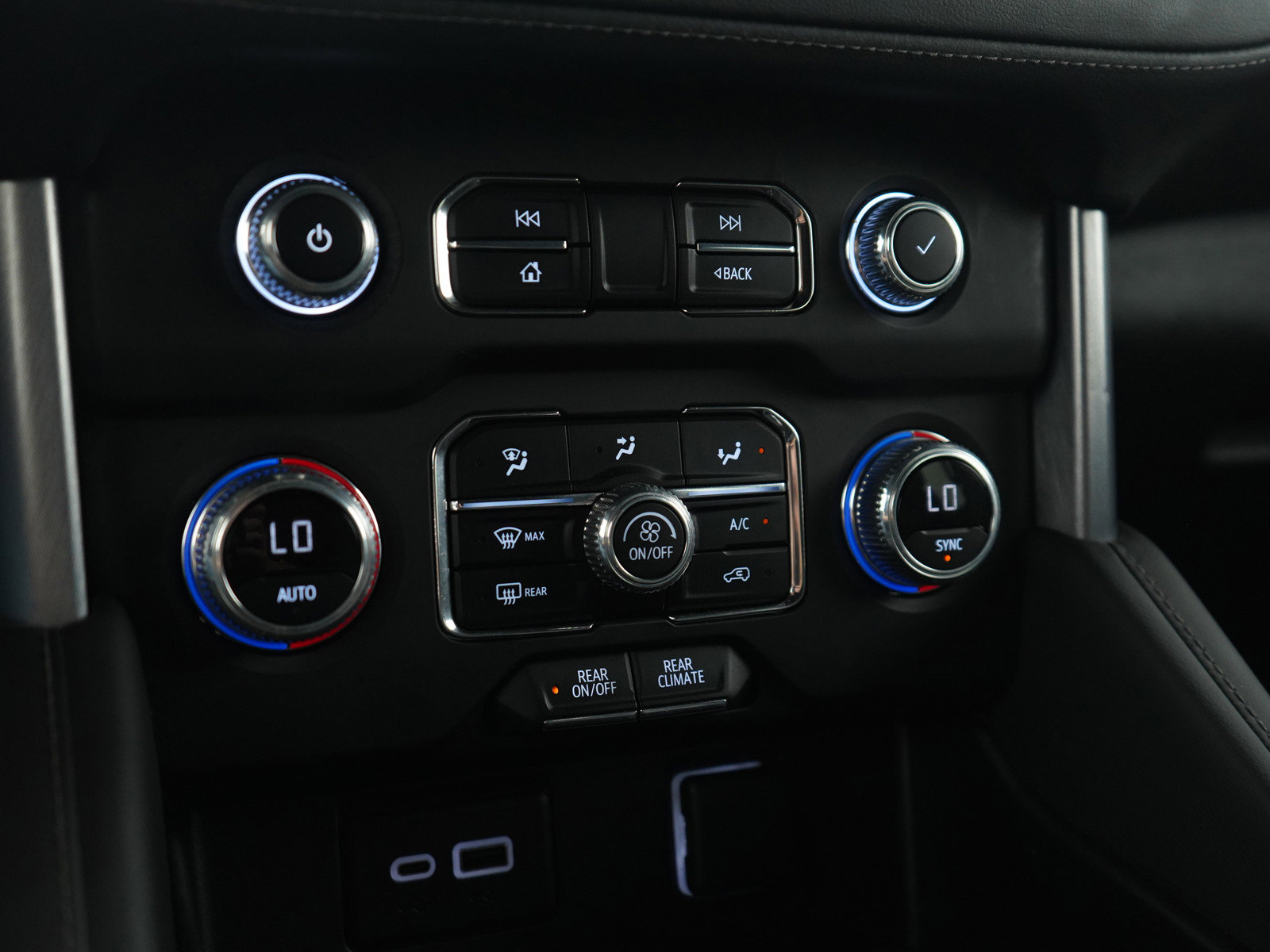 Used 2023 GMC Yukon XL SLE image 24