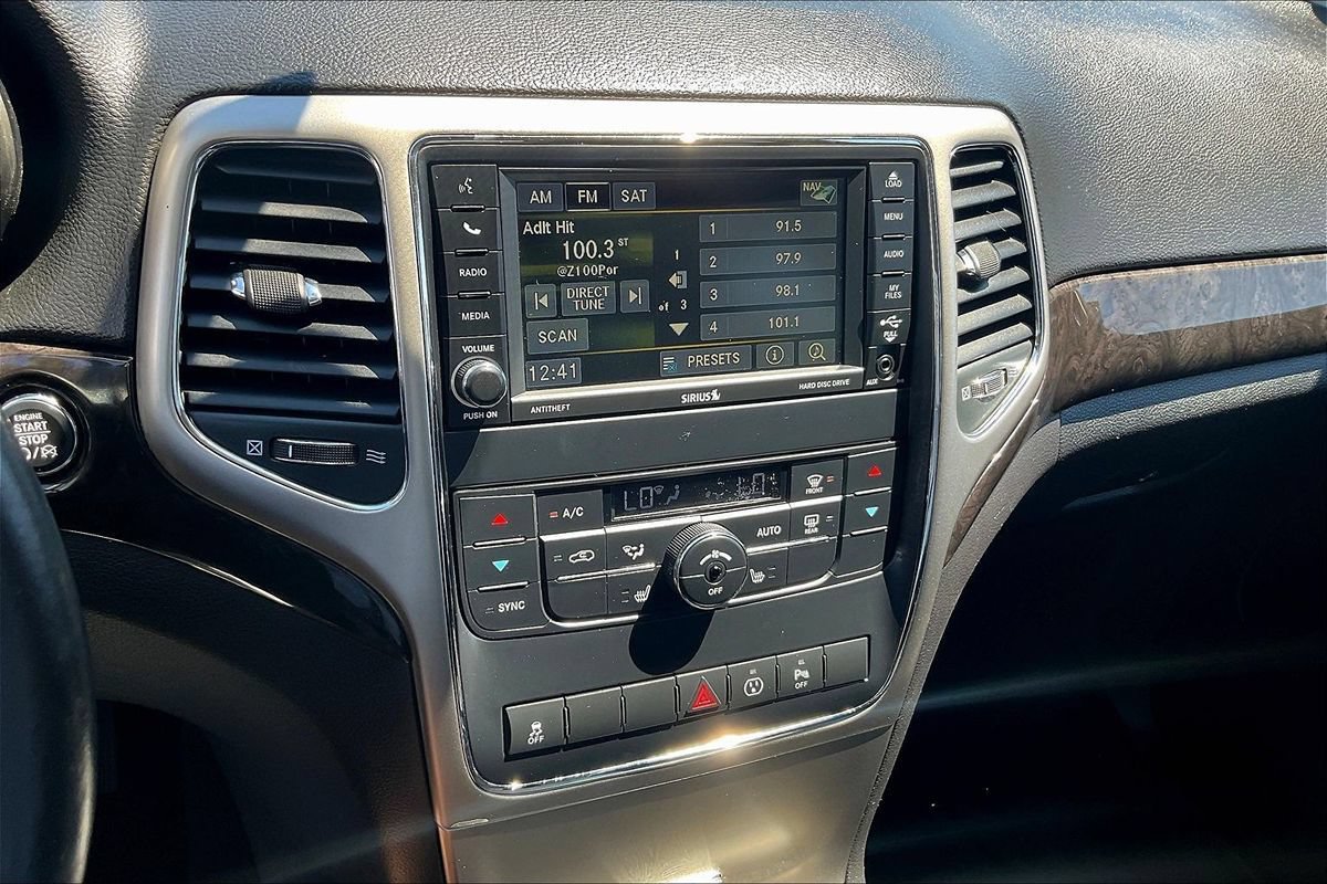 Used 2013 Jeep Grand Cherokee Laredo AWD/4WD image 9