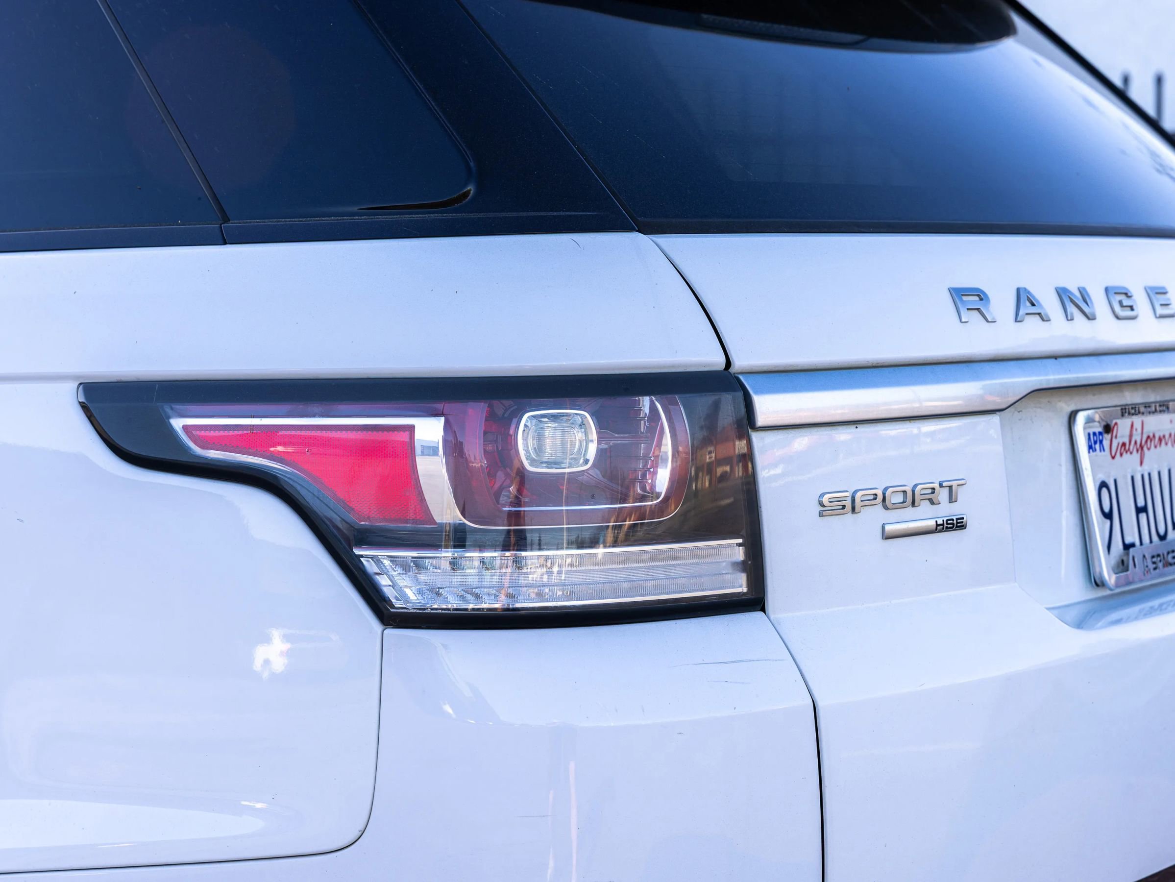 Used 2014 Land Rover Range Rover Sport HSE image 5