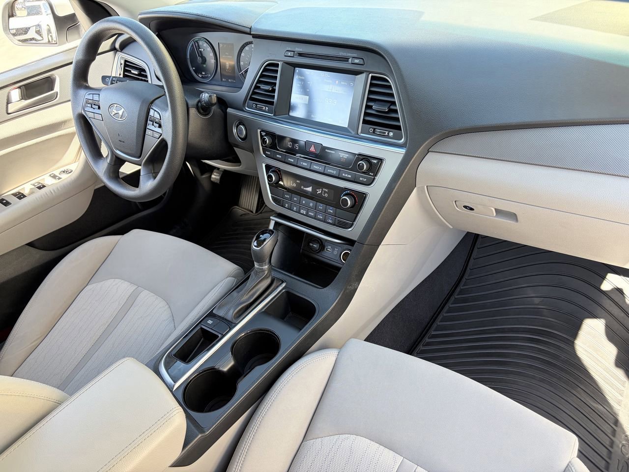 Used 2017 Hyundai Sonata SE image 12