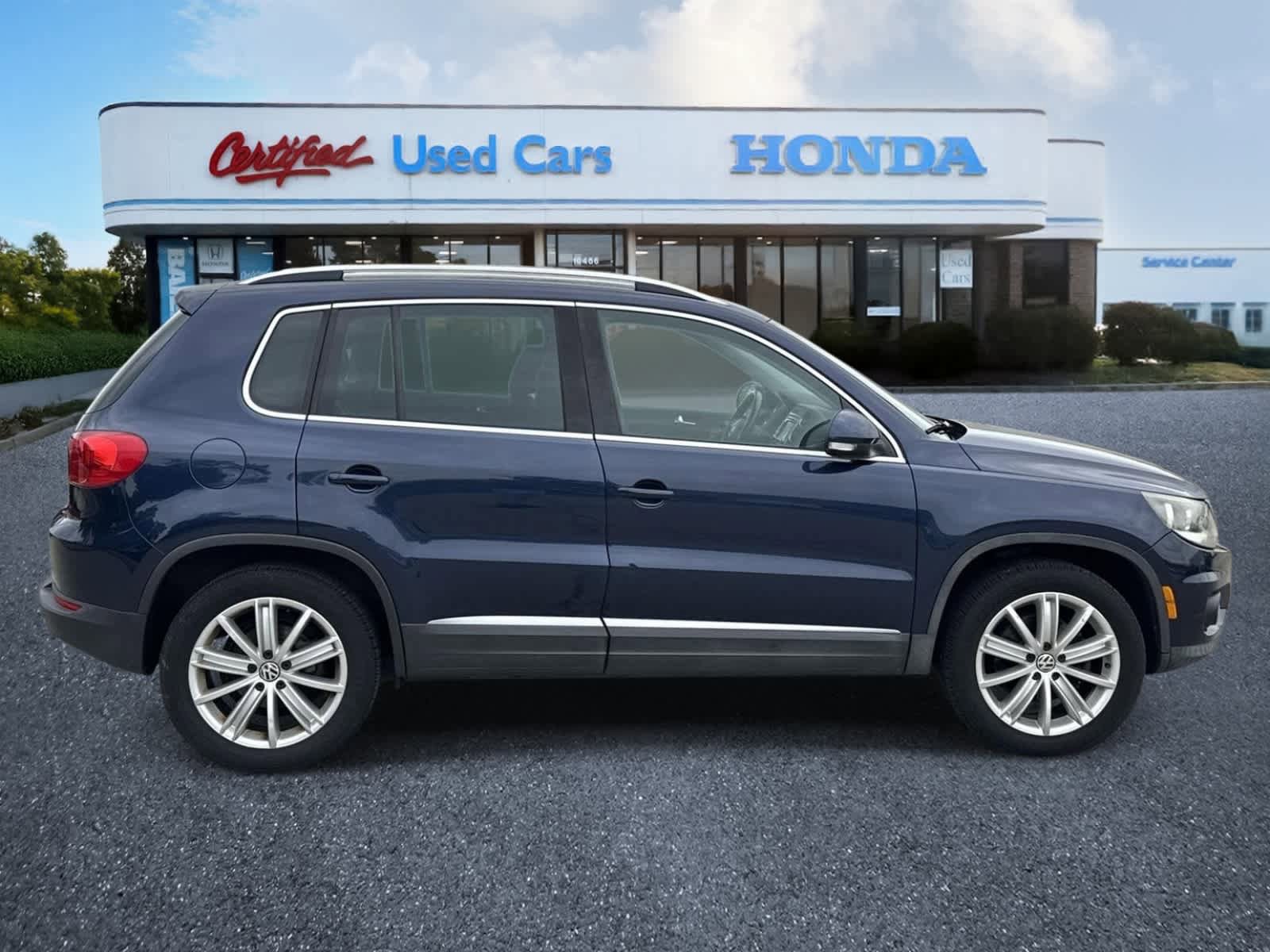Used 2012 Volkswagen Tiguan SE AWD/4WD image 6