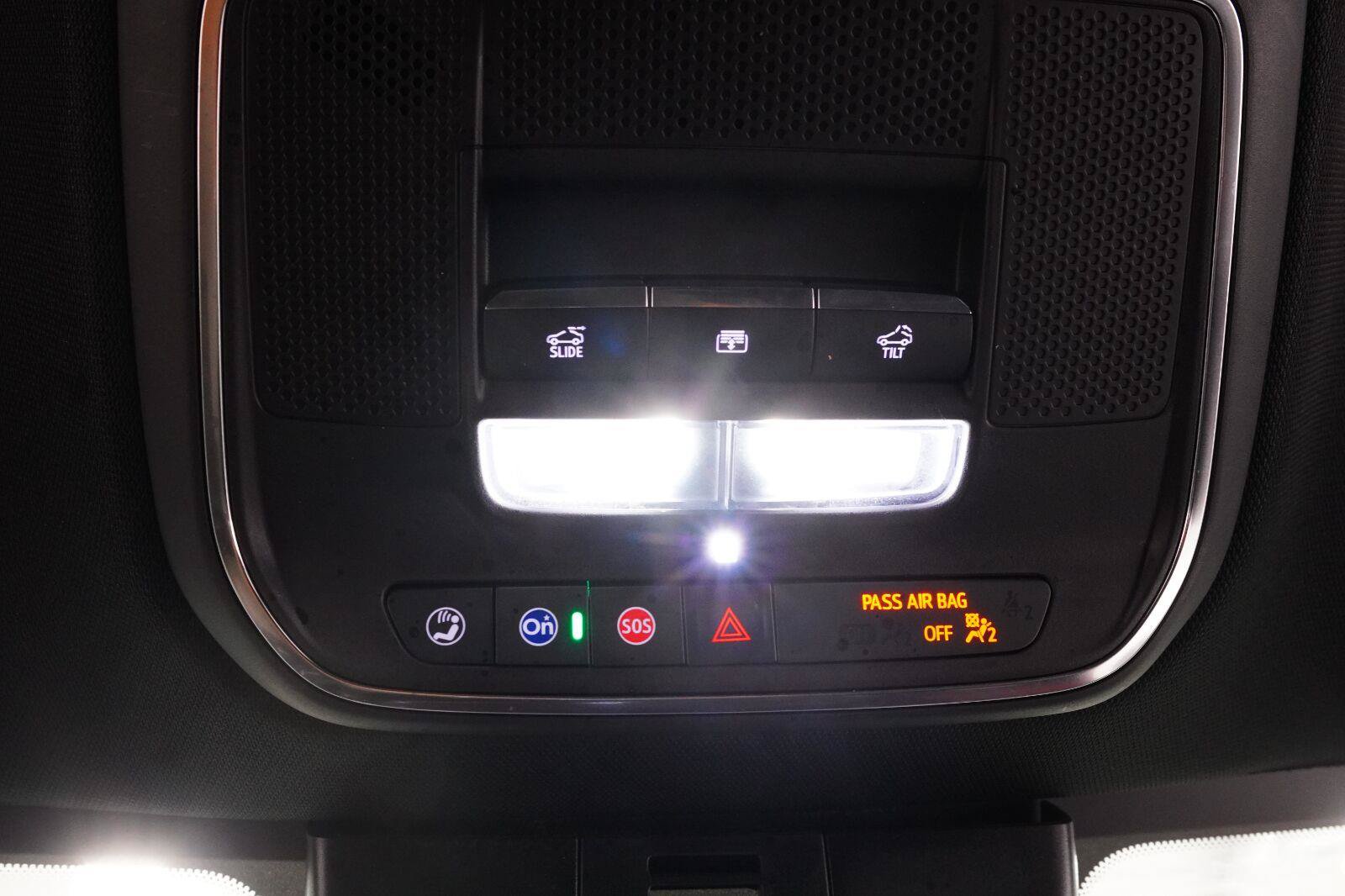 Used 2025 Chevrolet Traverse RS w/ LPO, Floor Liner Package FWD image 16