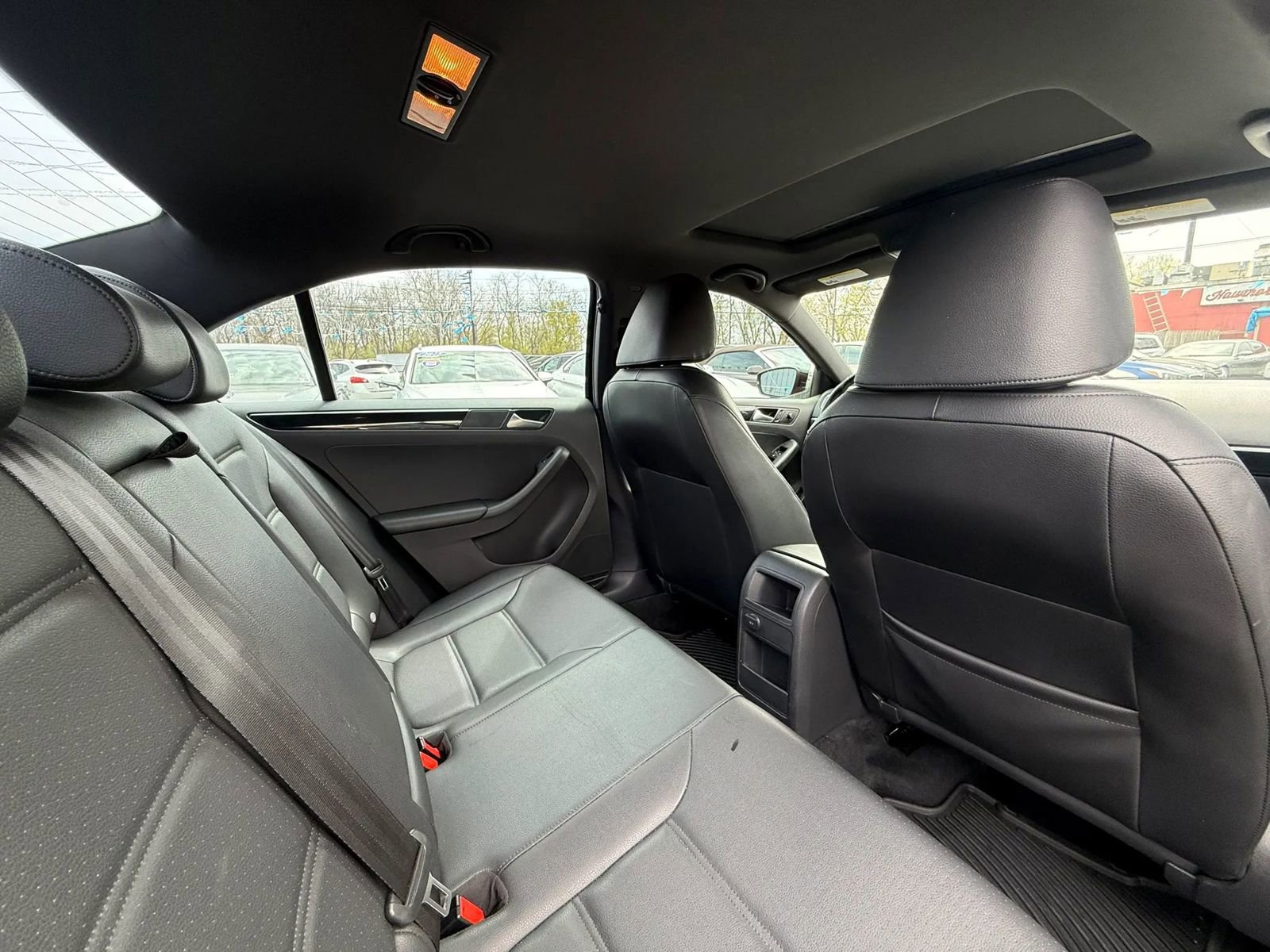 Used 2018 Volkswagen Jetta Sport FWD image 34