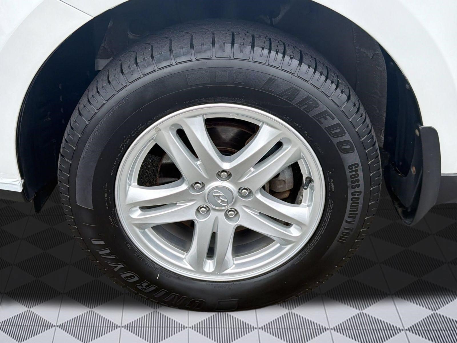 Used 2012 Hyundai Santa Fe GLS AWD/4WD image 12