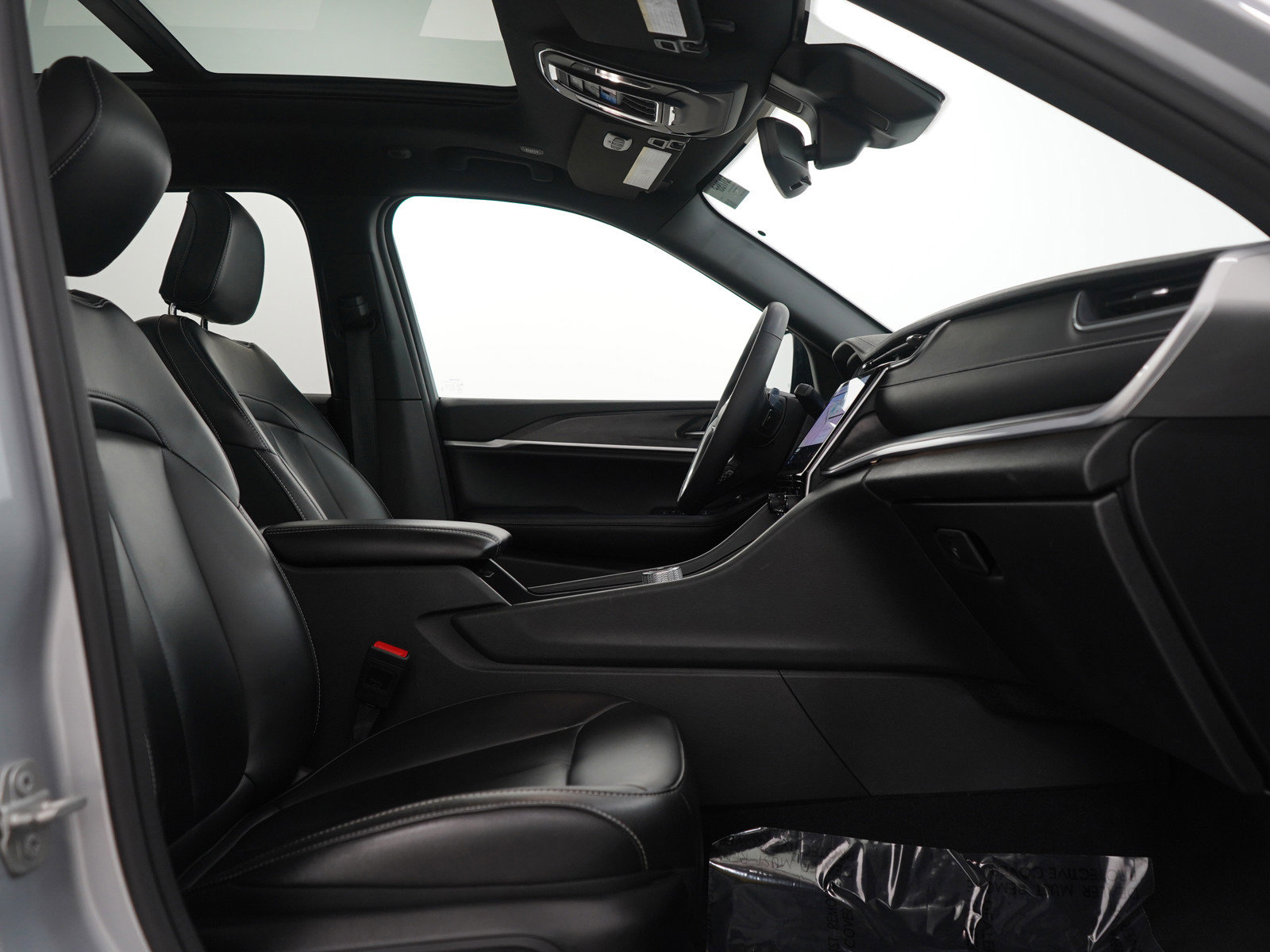 Used 2024 Jeep Grand Cherokee Limited image 11