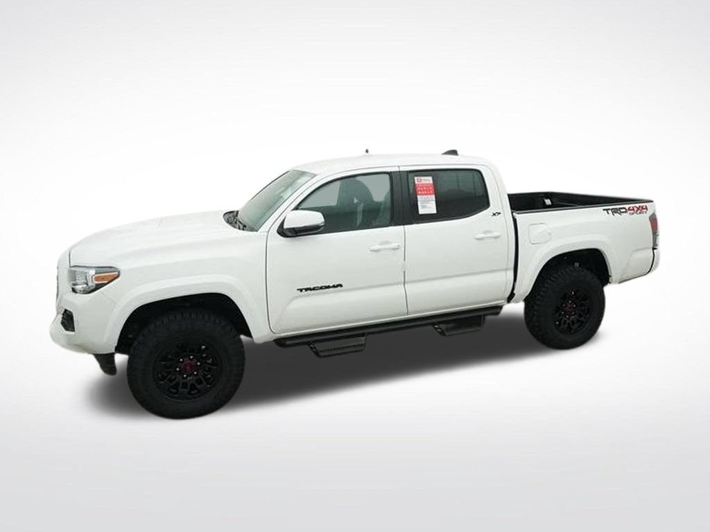 Used 2022 Toyota Tacoma TRD Sport w/ Technology Package AWD/4WD image 2