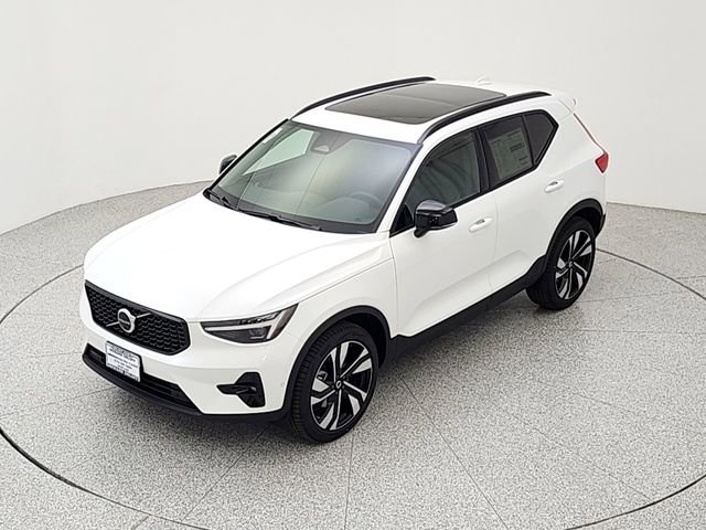 New 2026 Volvo XC40 B5 Plus w/ Protection Package Premier AWD/4WD image 13