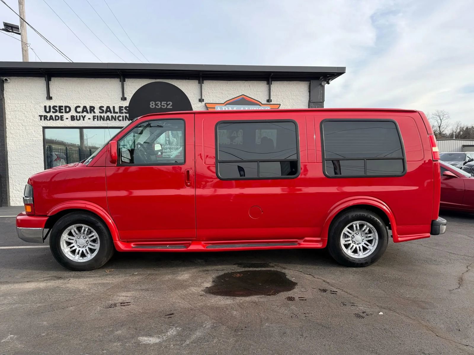 Used 2010 Chevrolet Express 1500 w/ Power Package image 4