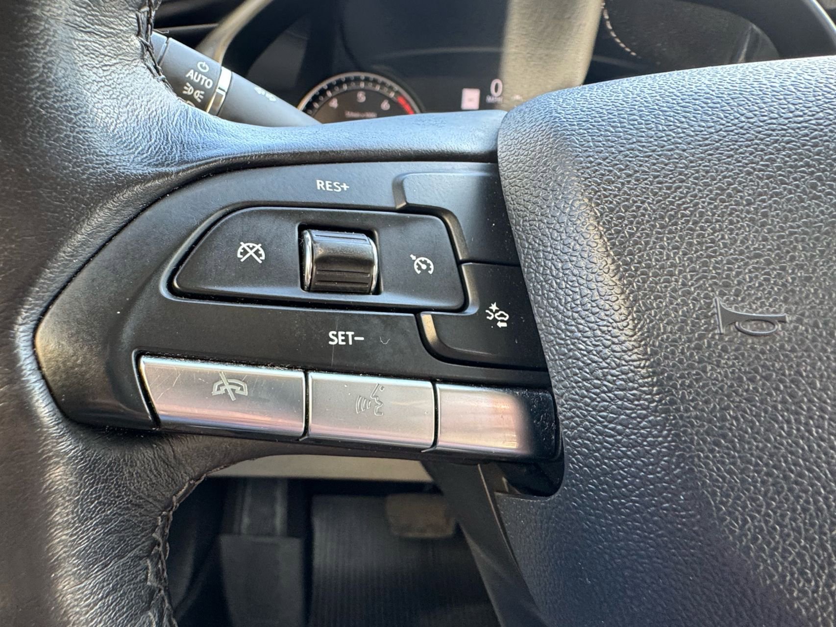 Used 2020 Cadillac XT4 Premium Luxury w/ Driver Awareness Package FWD image 19
