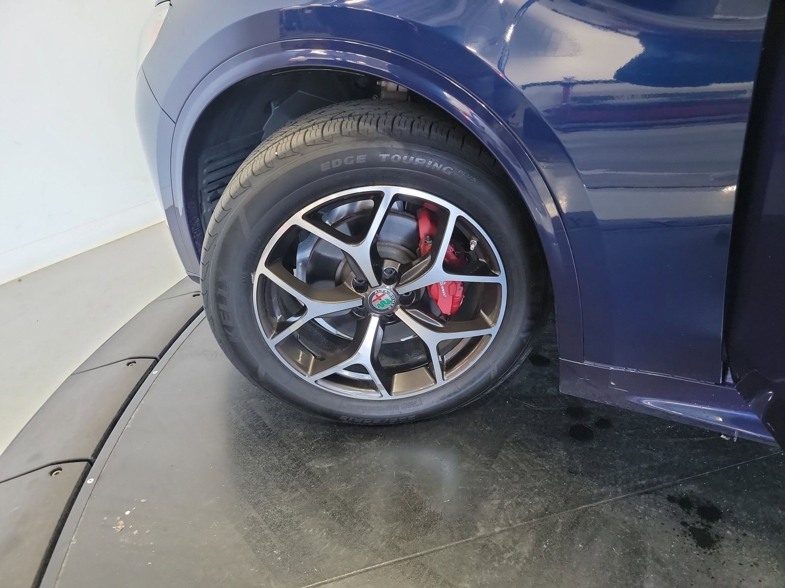 Used 2021 Alfa Romeo Stelvio Ti AWD/4WD image 30