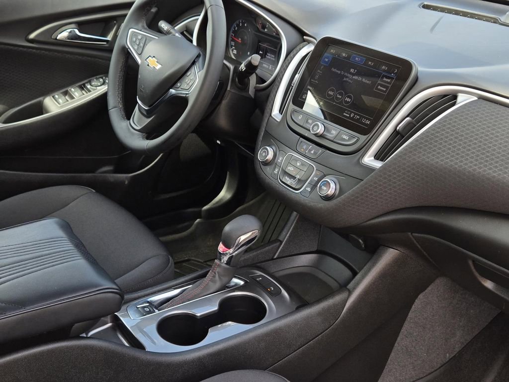 Used 2025 Chevrolet Malibu RS image 35
