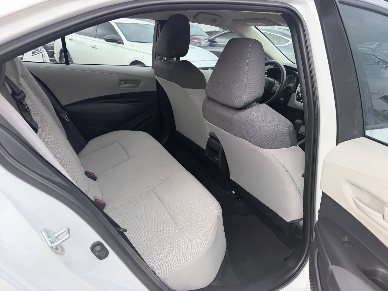 Used 2022 Toyota Corolla LE FWD image 15
