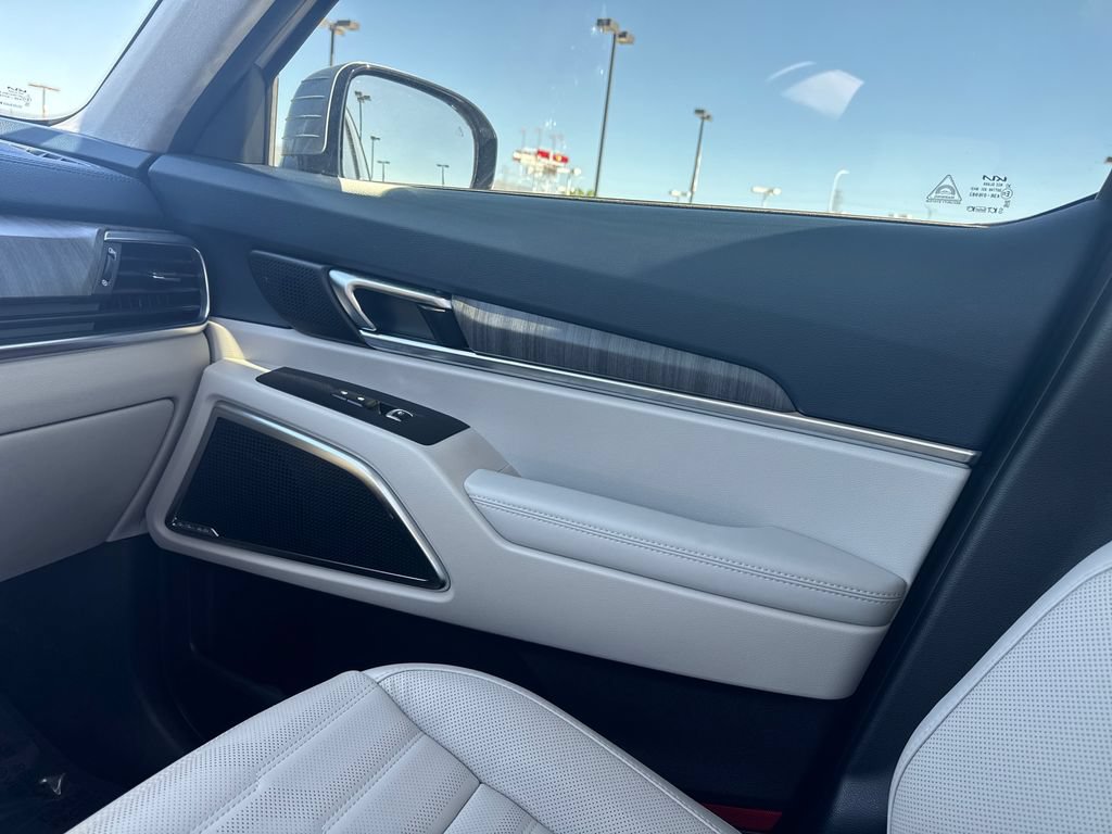 Used 2025 Kia Telluride SX Prestige AWD/4WD image 28