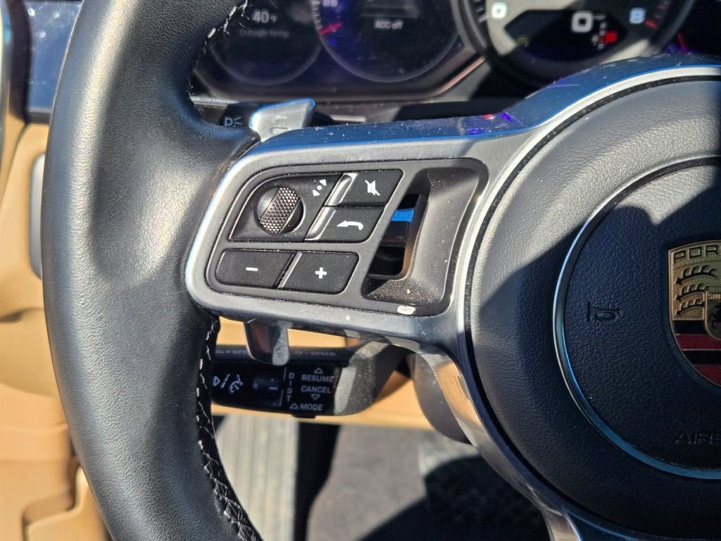 Certified 2023 Porsche Cayenne Platinum Edition image 26