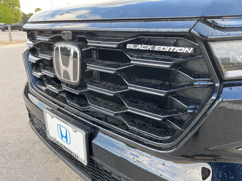 Certified 2025 Honda Pilot Black Edition image 16