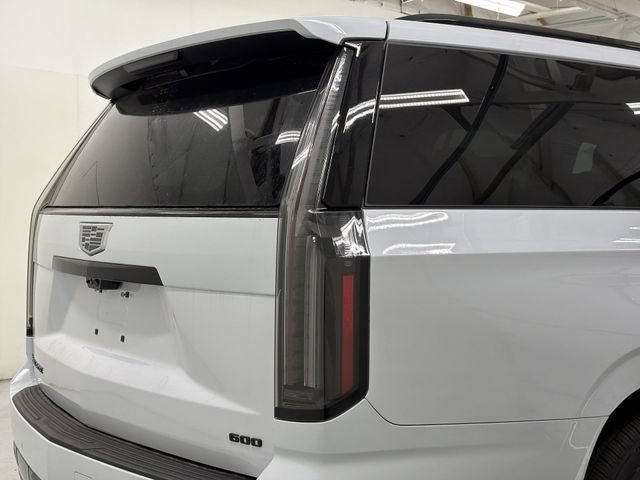 New 2026 Cadillac Escalade ESV Platinum Sport w/ LPO, ONYX Package AWD/4WD image 16