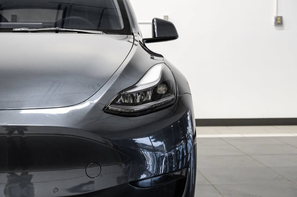 Used 2022 Tesla Model Y Long Range AWD/4WD image 45