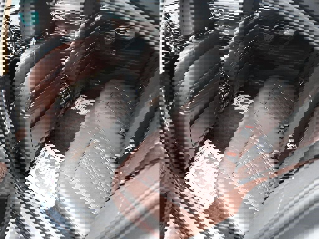 Used 2018 BMW 740i RWD image 15