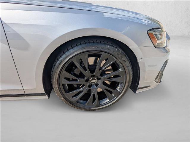 Used 2025 Audi S8 image 22