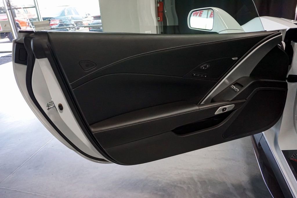 Used 2019 Chevrolet Corvette Z06 w/ Z07 Performance Package image 19