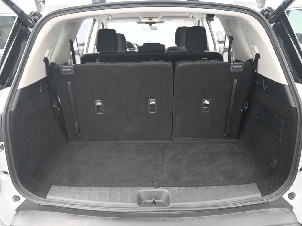 Used 2025 Nissan Pathfinder SV FWD image 19