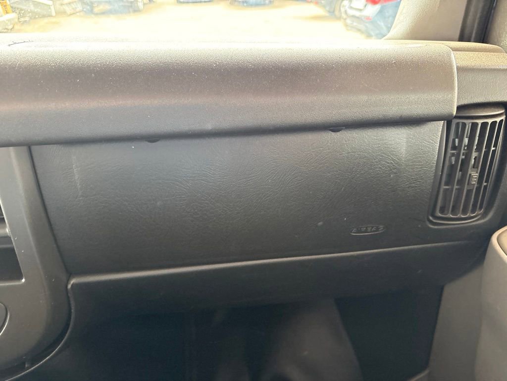 Used 2018 Chevrolet Express 2500 w/ Driver Convenience Package RWD image 14