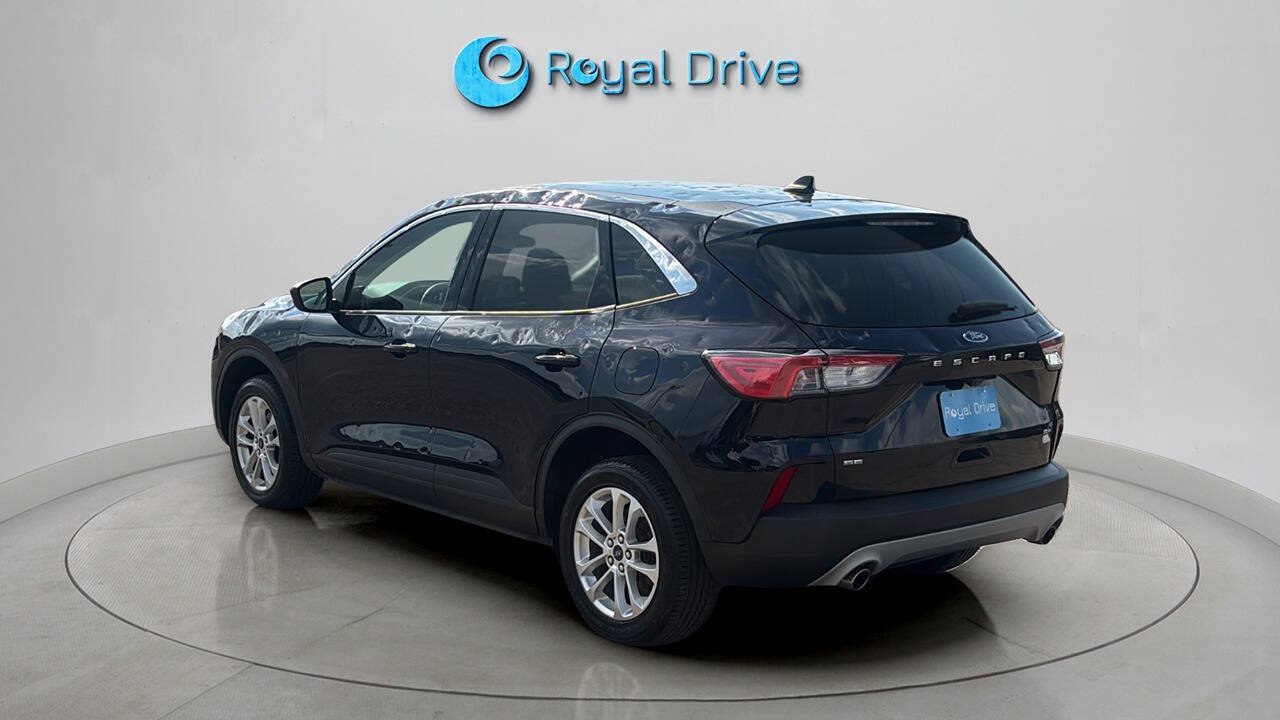 Used 2021 Ford Escape SE w/ Cold Weather Package AWD/4WD image 4