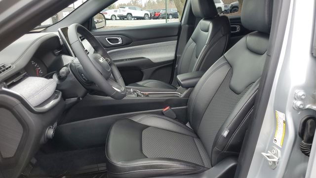 Certified 2024 Jeep Compass Latitude image 21