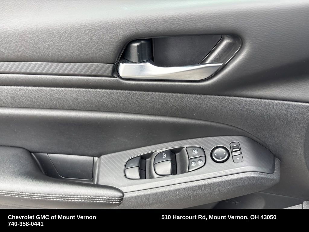 Used 2024 Nissan Altima 2.5 SV image 13