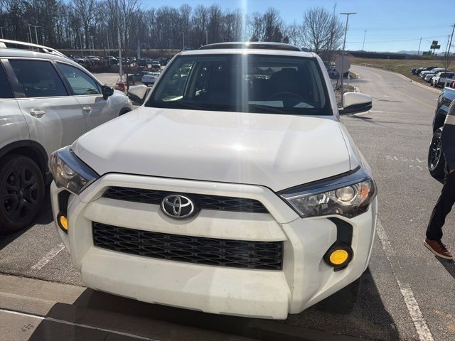 Used 2018 Toyota 4Runner 4WD image 2