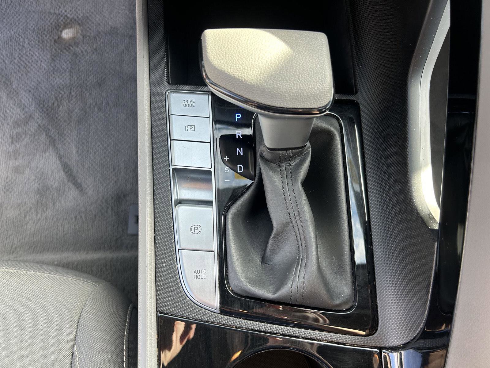 Used 2023 Hyundai Elantra Blue image 17