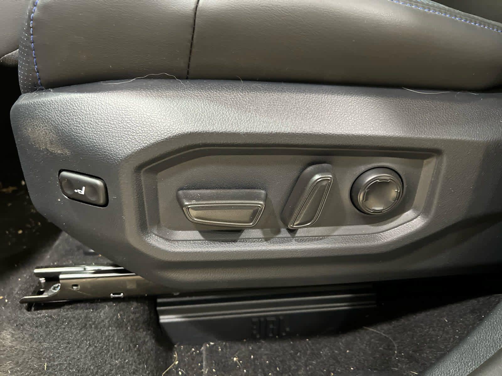 Used 2025 Toyota Sequoia Platinum image 15