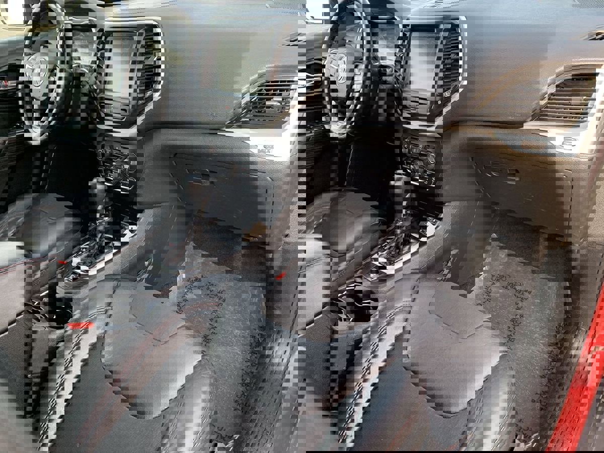 Used 2017 Jeep Cherokee Trailhawk w/ Comfort/Convenience Group image 32