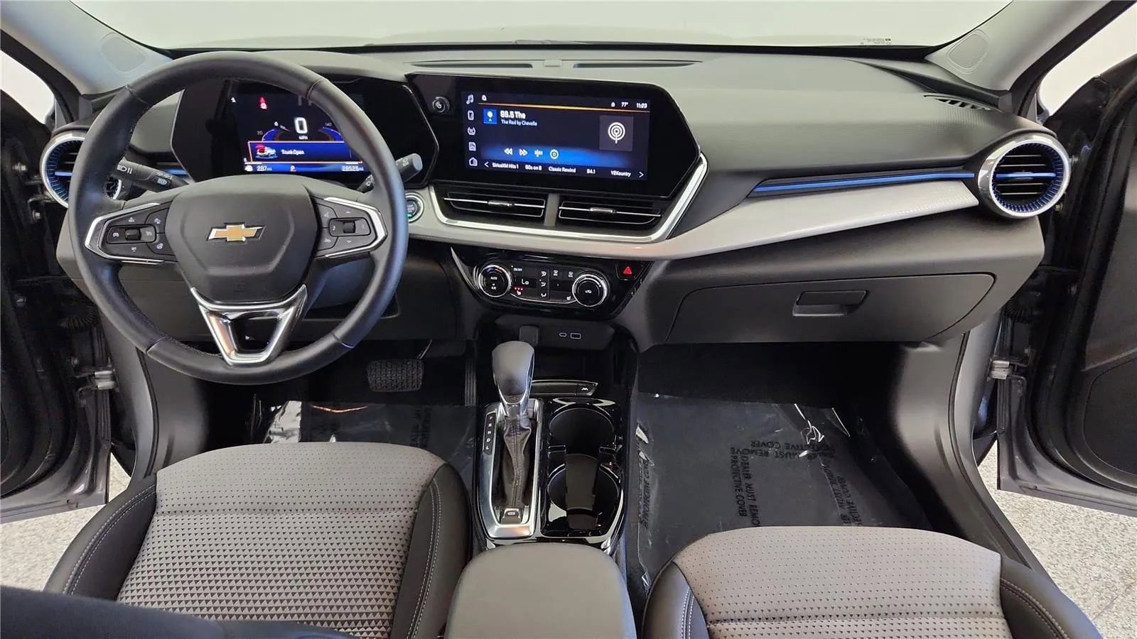 Used 2024 Chevrolet Trax LT w/ Driver Confidence Package FWD image 34