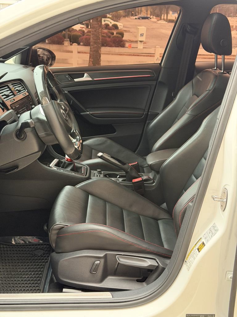 Used 2019 Volkswagen GTI SE w/ SE Experience Package image 20