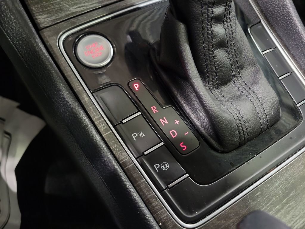 Used 2017 Volkswagen Passat 1.8T SEL Premium image 17