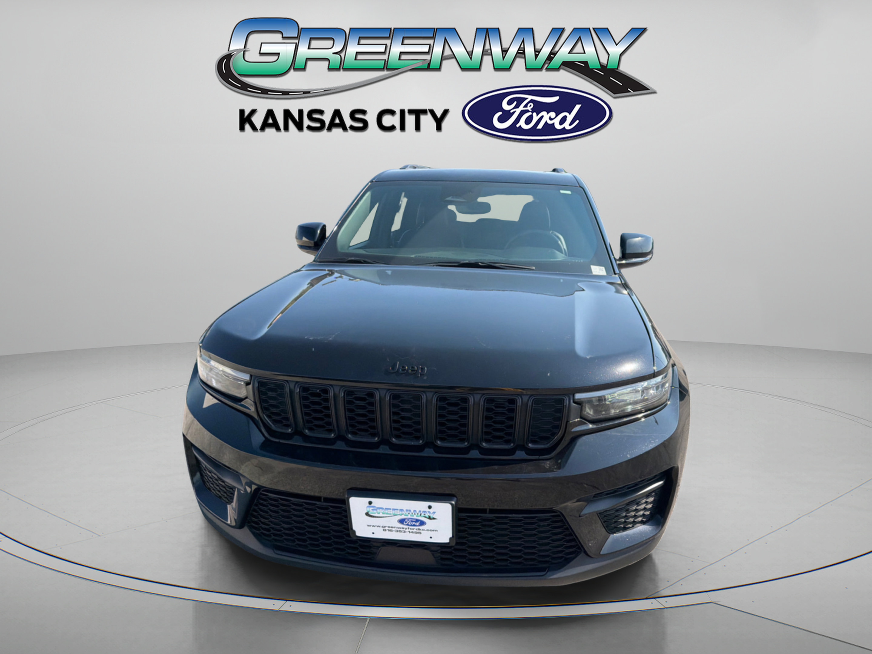 Used 2023 Jeep Grand Cherokee Altitude AWD/4WD image 2