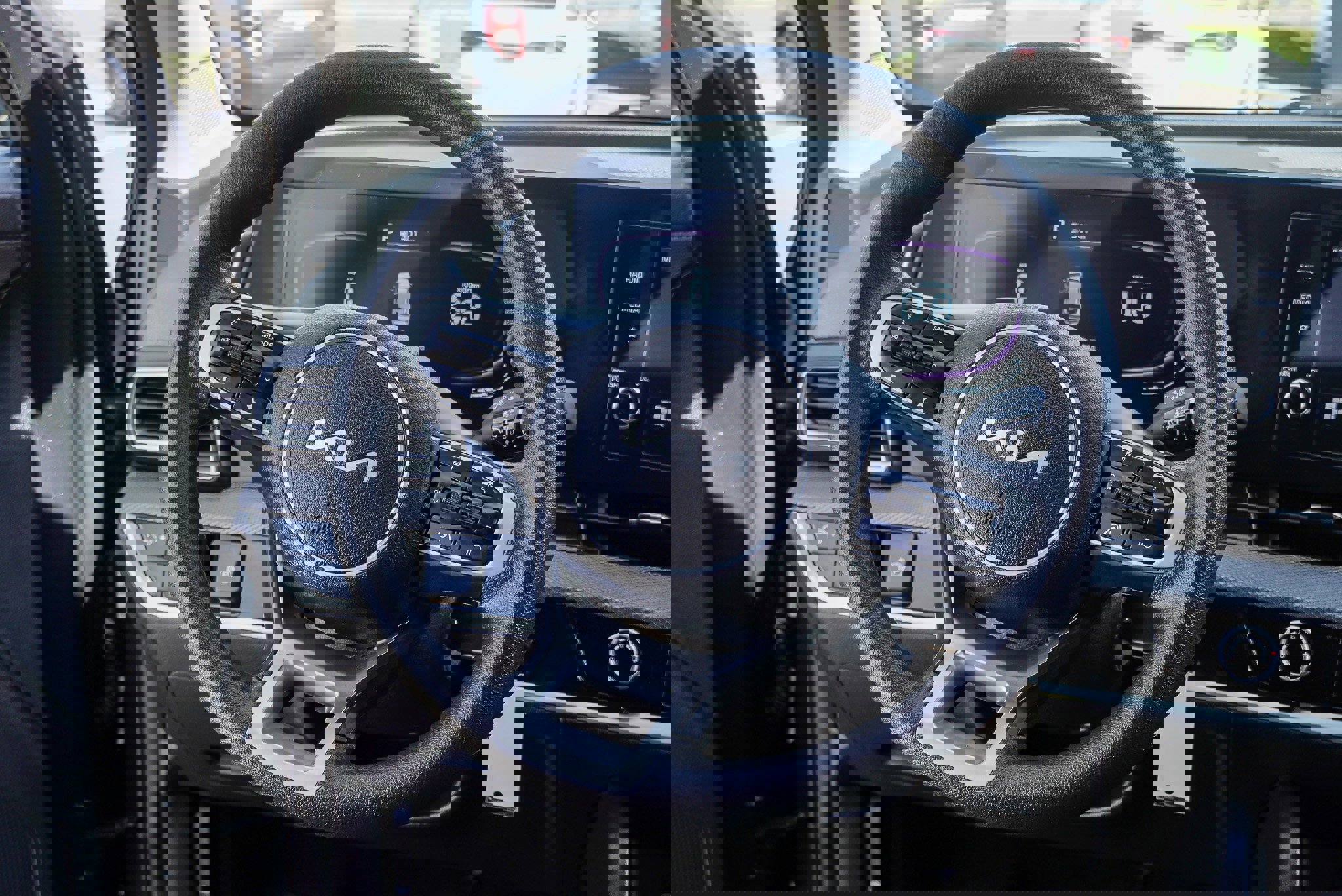 Used 2025 Kia Sportage LX image 30