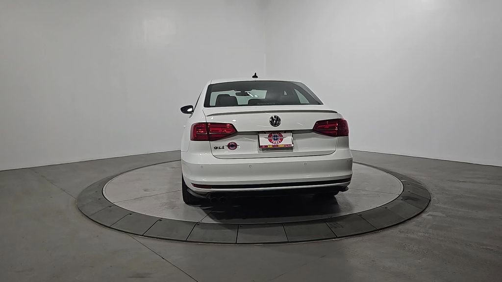 Used 2017 Volkswagen Jetta GLI image 4