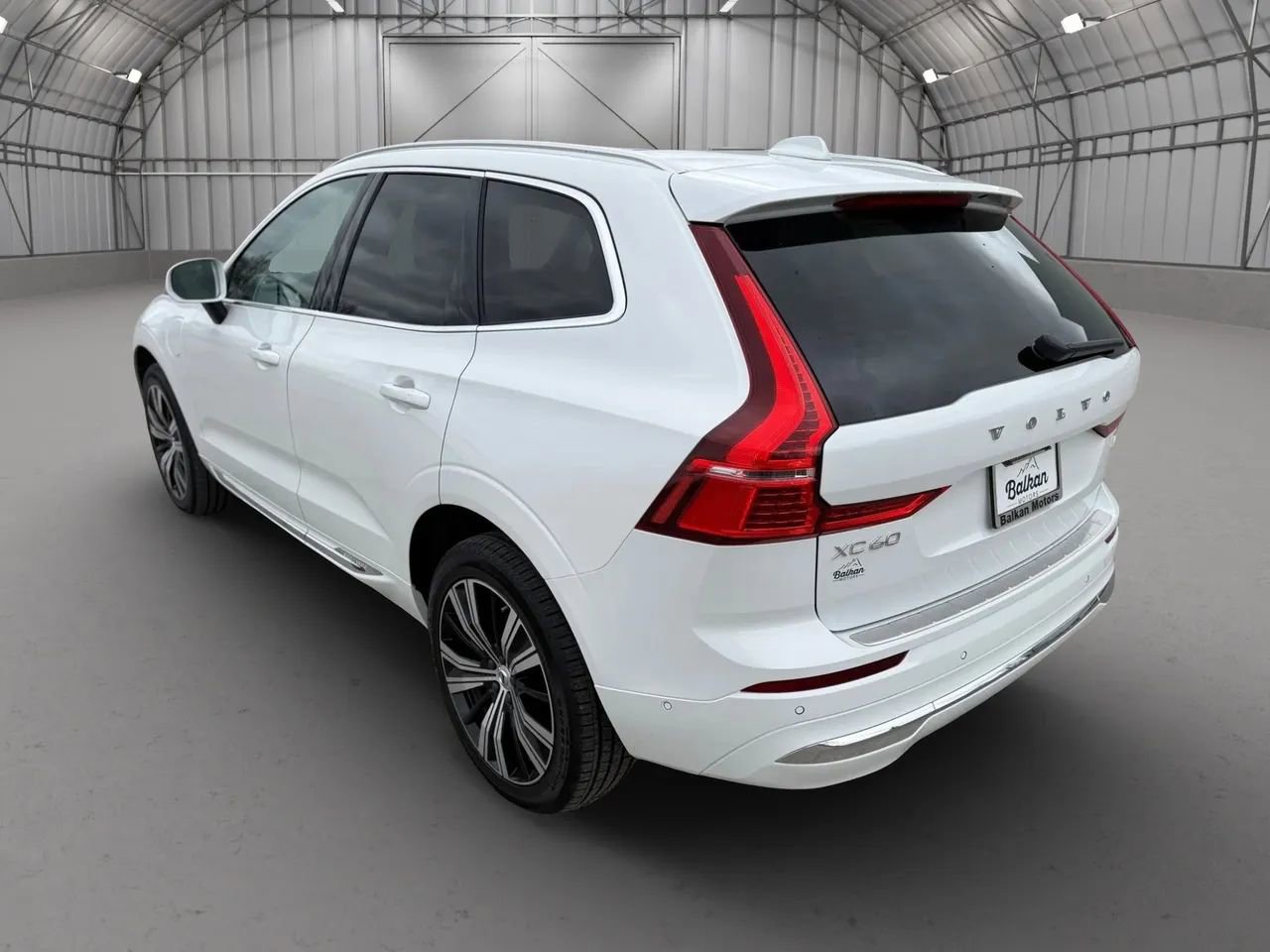 Used 2022 Volvo XC60 T8 Inscription w/ Advanced Package image 9